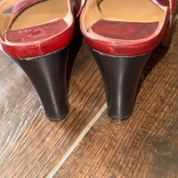 Kenneth Cole Red Leather Mary Jane Heels w/ Stud Strap “Ginger Snap” Sz 8.5M - Picture 2 of 5